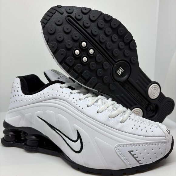 Men's Nike Shox R4 - White and Black - Picture 1 of 5